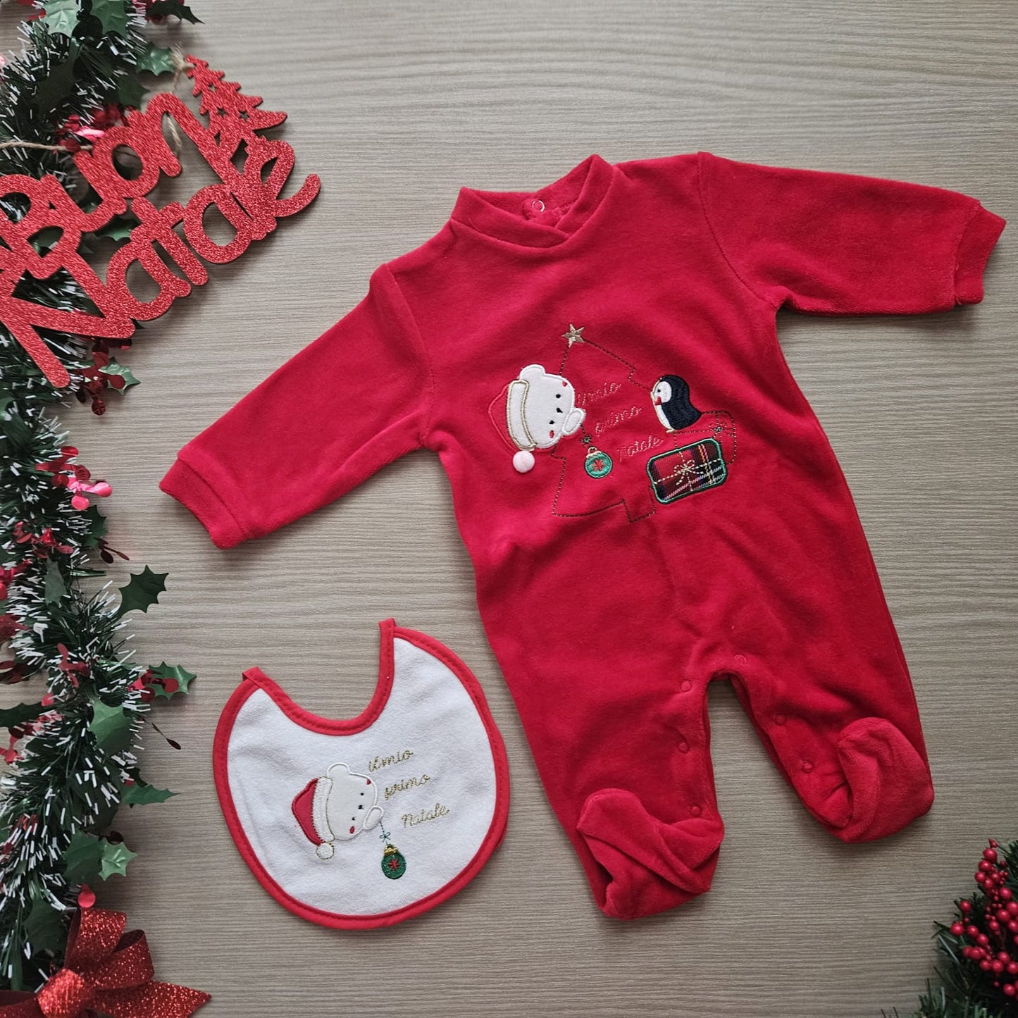 Tutina neonato unisex natalizia + bavaglino in REGALO
