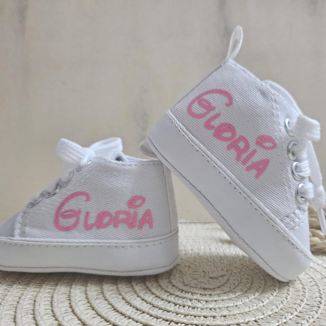 Scopri le nostre scarpe neonato personalizzate. In 4 colorazioni