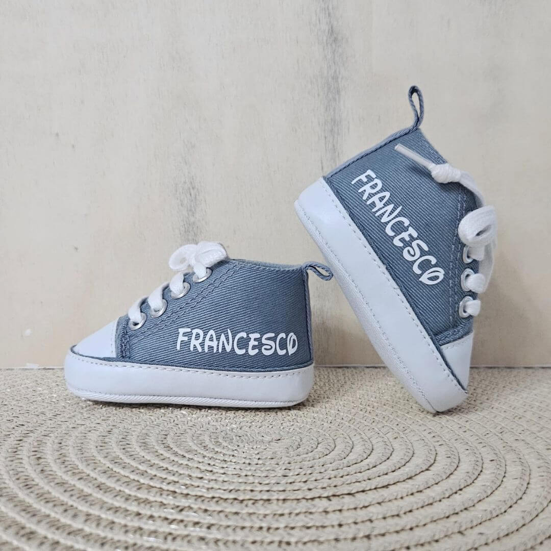 Scopri le nostre scarpe neonato personalizzate. In 4 colorazioni