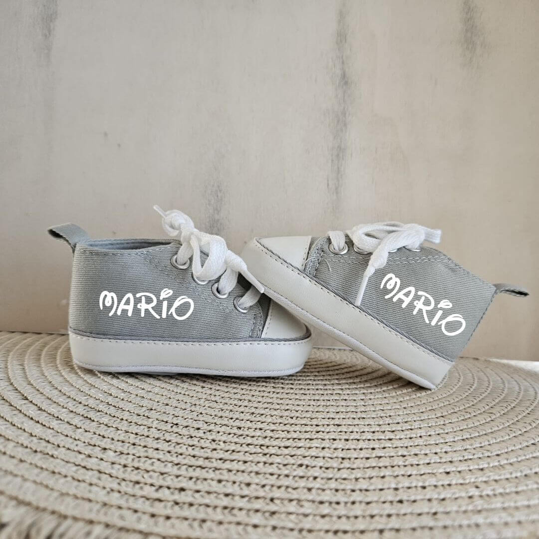 Scopri le nostre scarpe neonato personalizzate. In 4 colorazioni