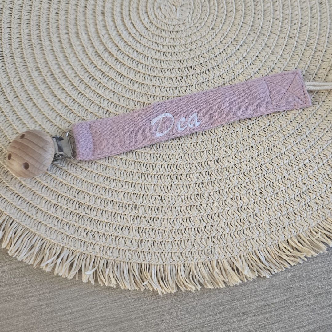Scegli la tua colorazione preferita e regala al tuo piccolo la comodità di questa catenella 100% cotone personalizzata.. Affrettati
