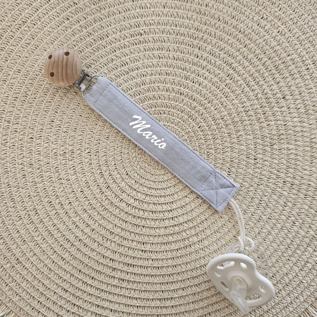 Scegli la tua colorazione preferita e regala al tuo piccolo la comodità di questa catenella 100% cotone personalizzata.. Affrettati