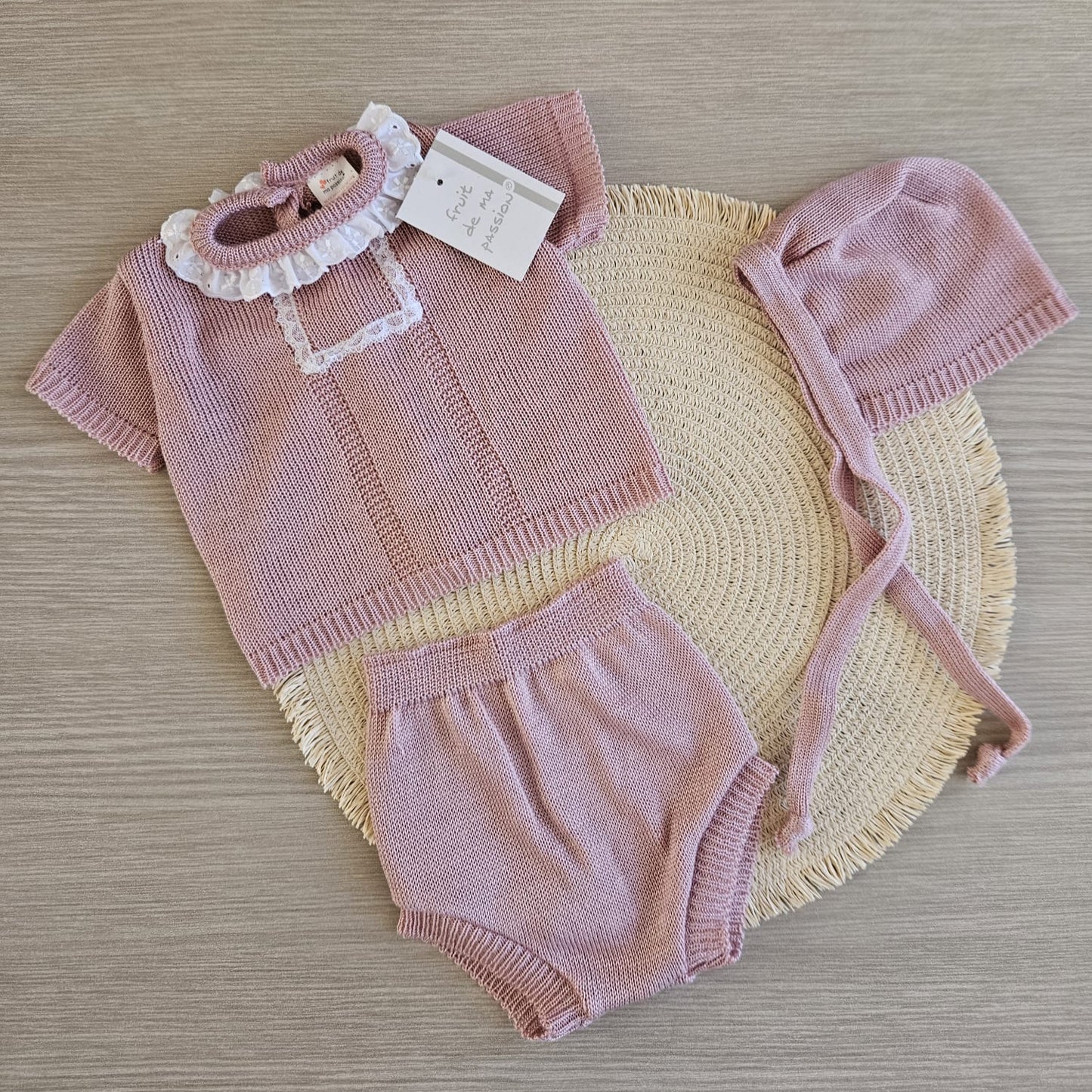 Scopri questo meraviglioso completino per neonata.. Affrettati ultimi pezzi!!