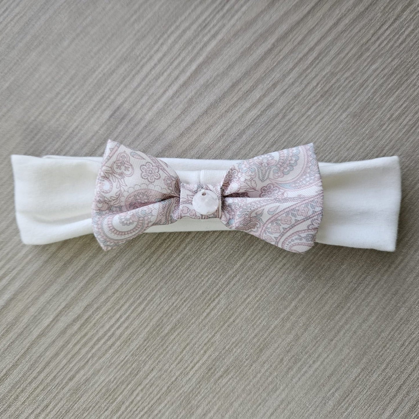 Scegli la tua colorazione preferita e regala al tuo piccolo la comodità di questa catenella 100% cotone personalizzata.. Affrettati