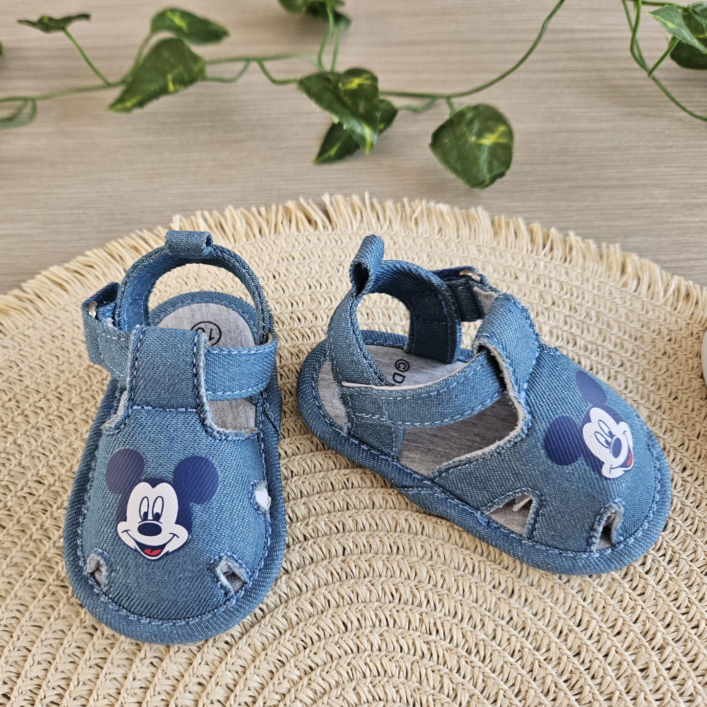 Scopri la nostra collezione di scarpe per neonato. Affrettati disponibilità limitata.
