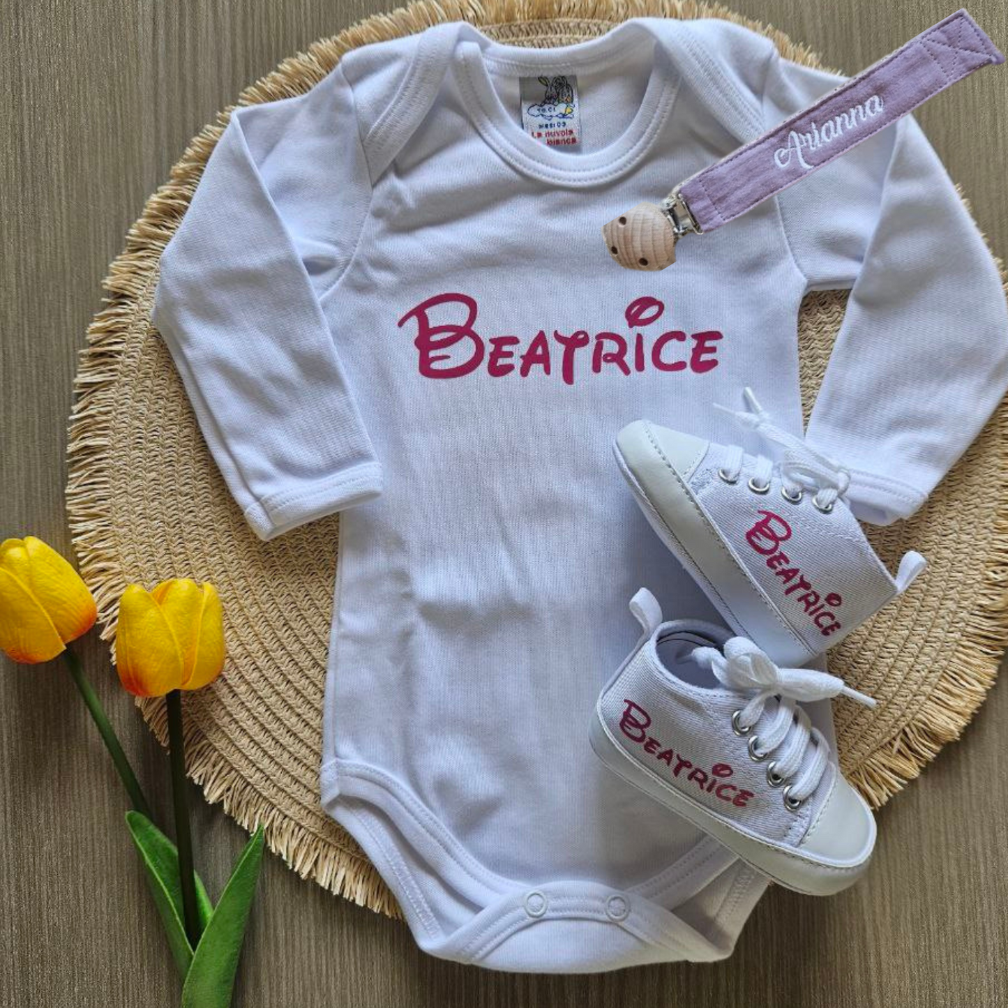 Bundles Incantato:  Catenella portaciuccio+Body con nome+Scarpette