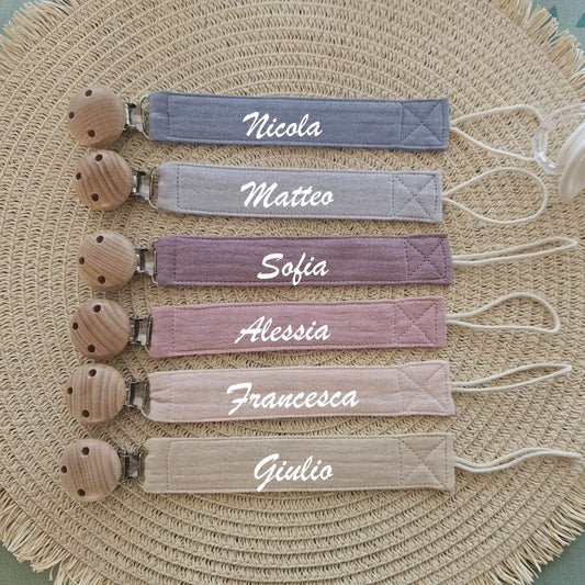 Scegli la tua colorazione preferita e regala al tuo piccolo la comodità di questa catenella 100% cotone personalizzata.. Affrettati