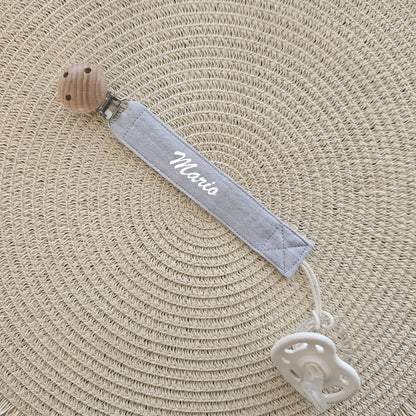 Scegli la tua colorazione preferita e regala al tuo piccolo la comodità di questa catenella 100% cotone personalizzata.. Affrettati
