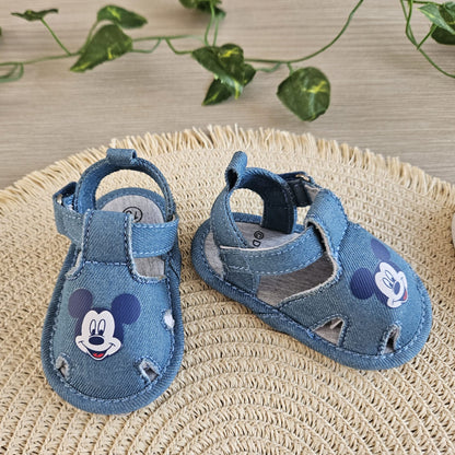 Scopri la nostra collezione di scarpe per neonato. Affrettati disponibilità limitata.